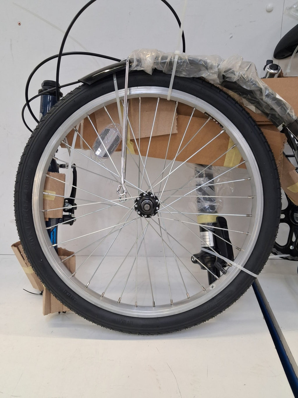 Apollo Transport Compact Folding 20" Wheels Steel Frame 6-Speed Bike - Navy A