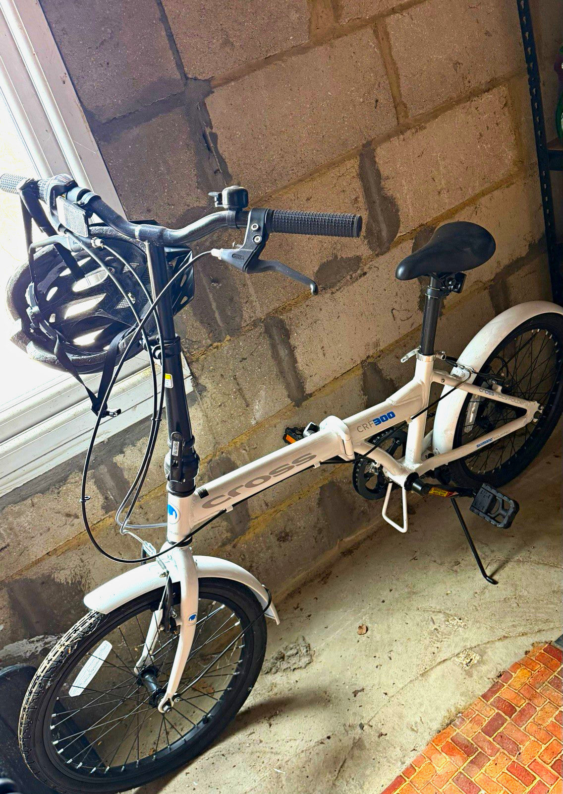 CROSS CRF300 Folding Bike 20 in White with Mudguards & Kickstand