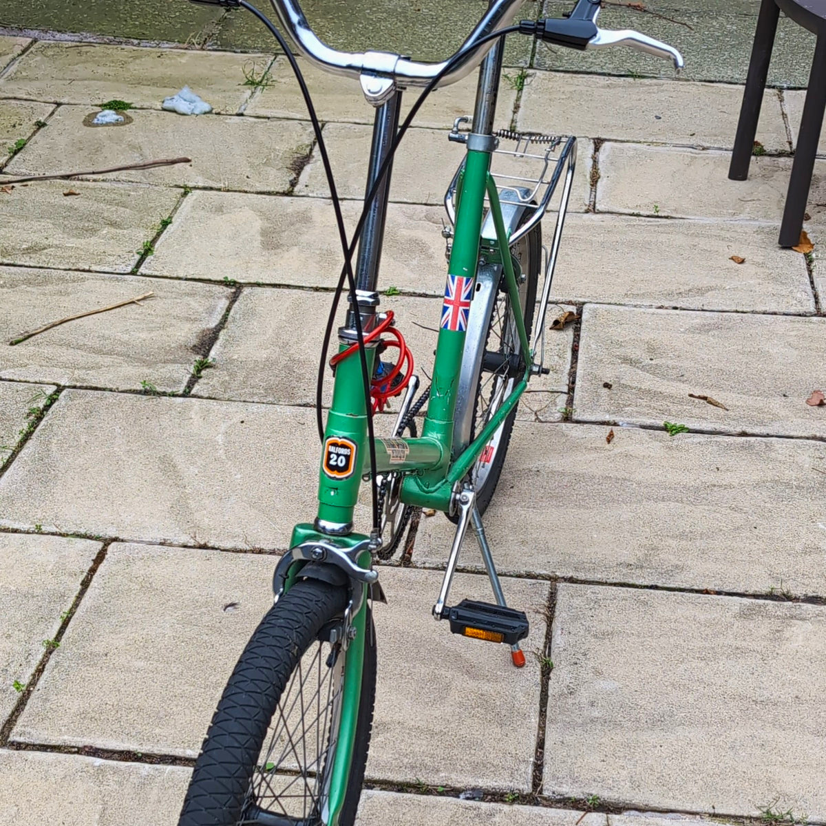 Halfords Metropolitan 20in Mini Velo Bike Green With Rear Rack & Mudguards.