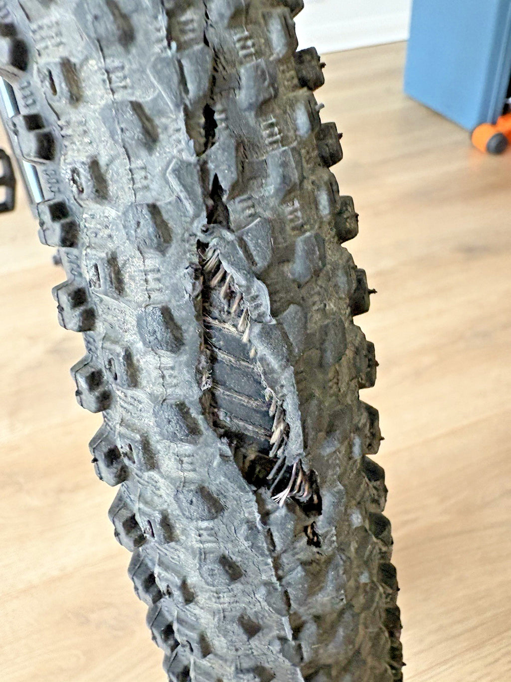 GDSKR 26” Adult Folding Mountain Bike. Full Suspension Disk Brakes 21 gears