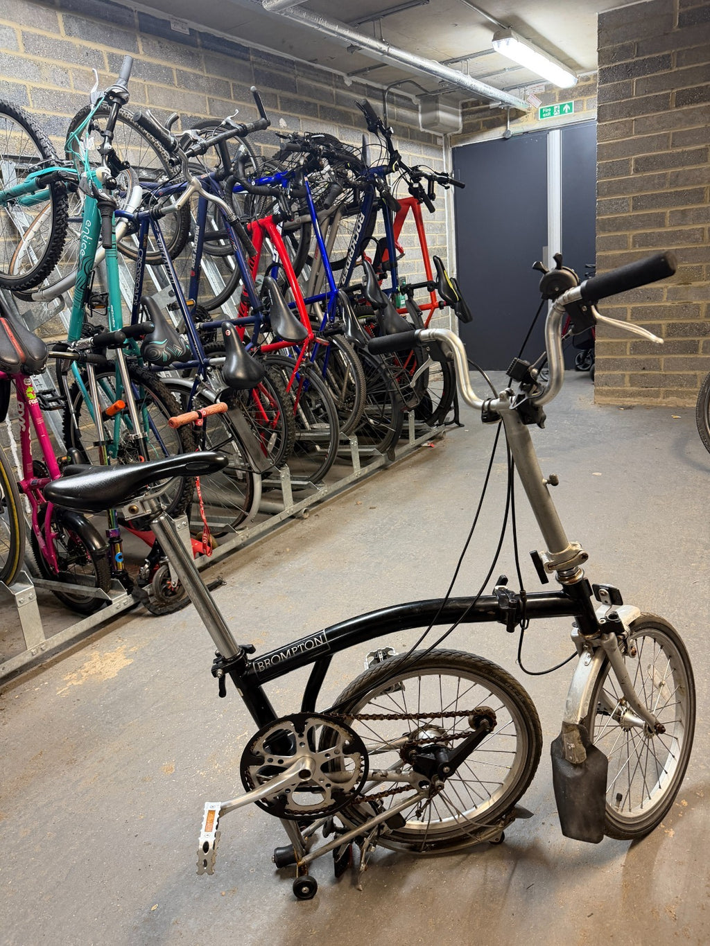 Brompton M6L 6 Speed Folding Bike Black, M-Type Bars, Mudguards - Putney SW15