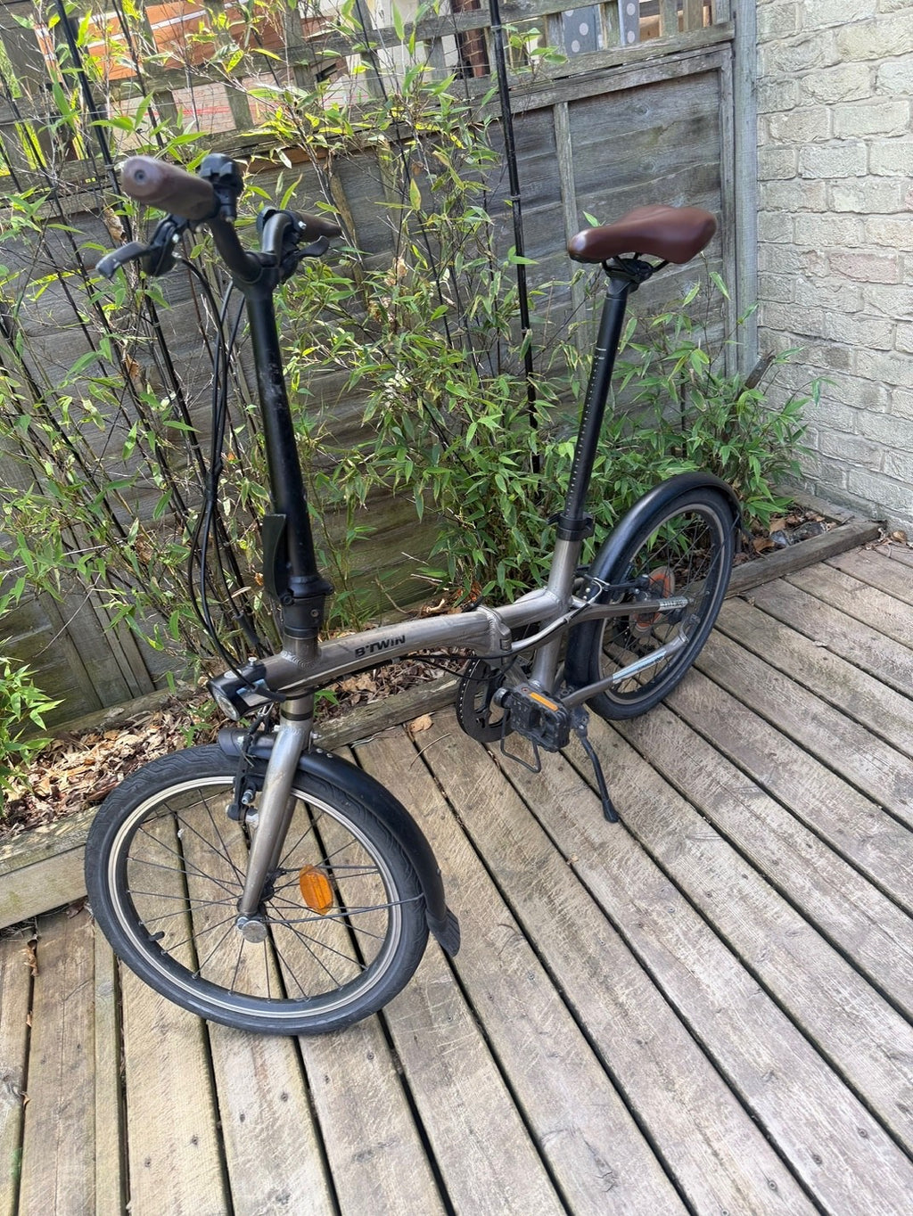 Btwin Tilt 900 Folding Bike 9 Speed - good condition