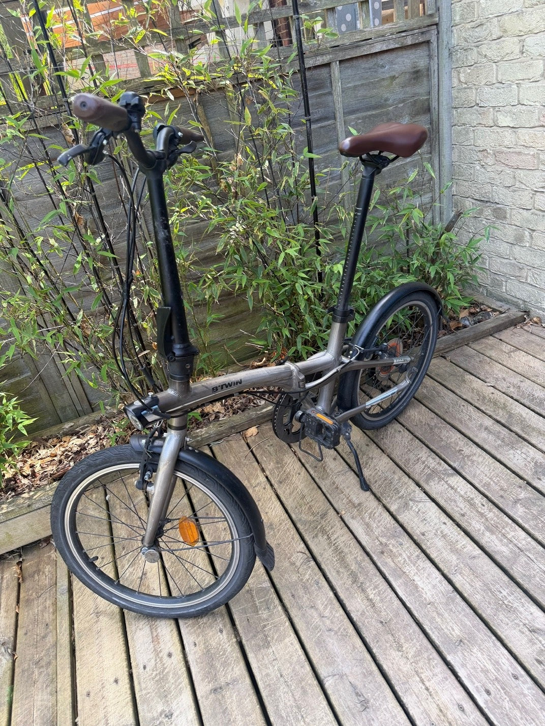 Btwin Tilt 900 Folding Bike 9 Speed - good condition