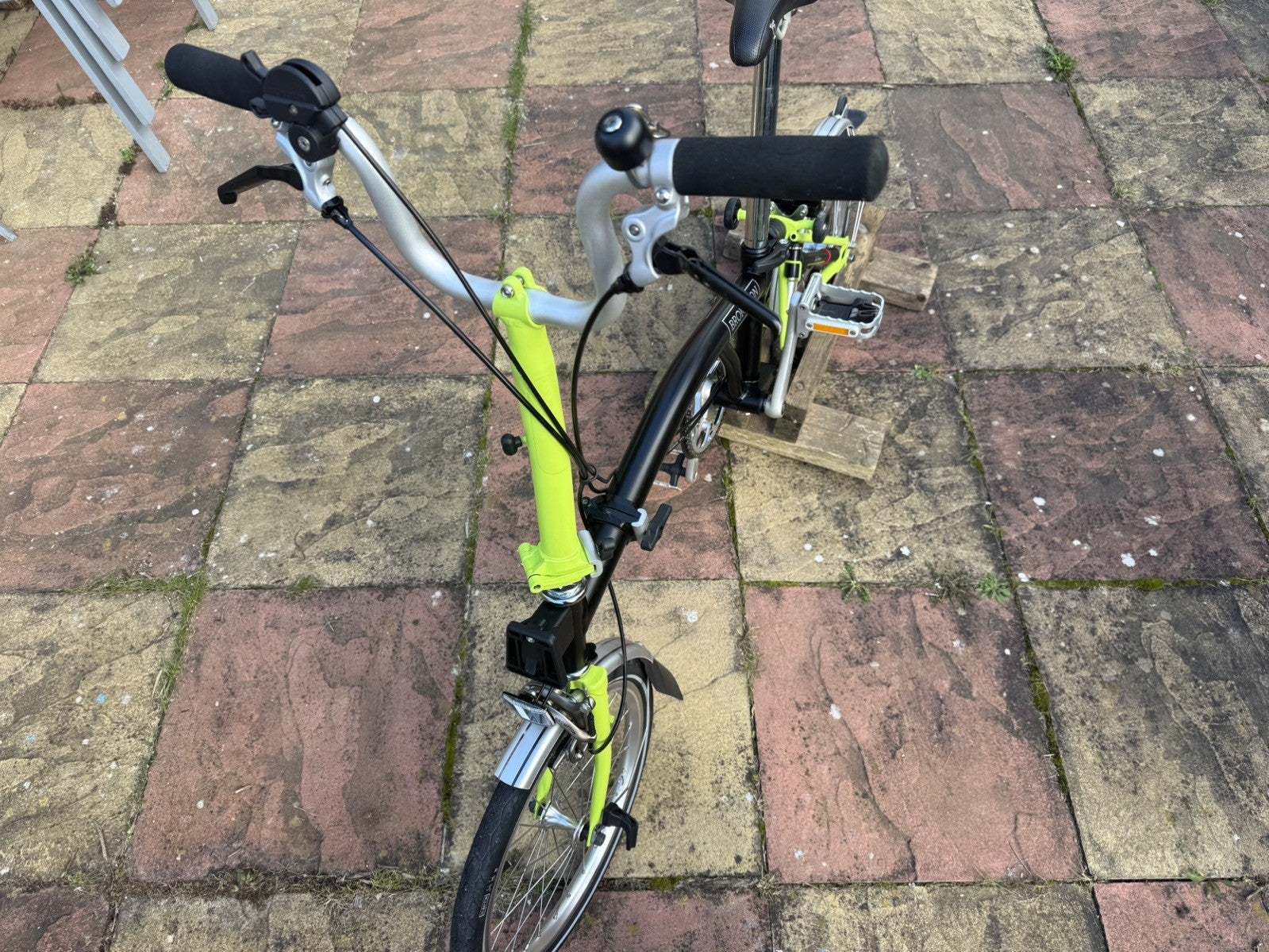 2015 Brompton S3L Folding Bike 3-Speed, Green Including Carry Bag and Case.