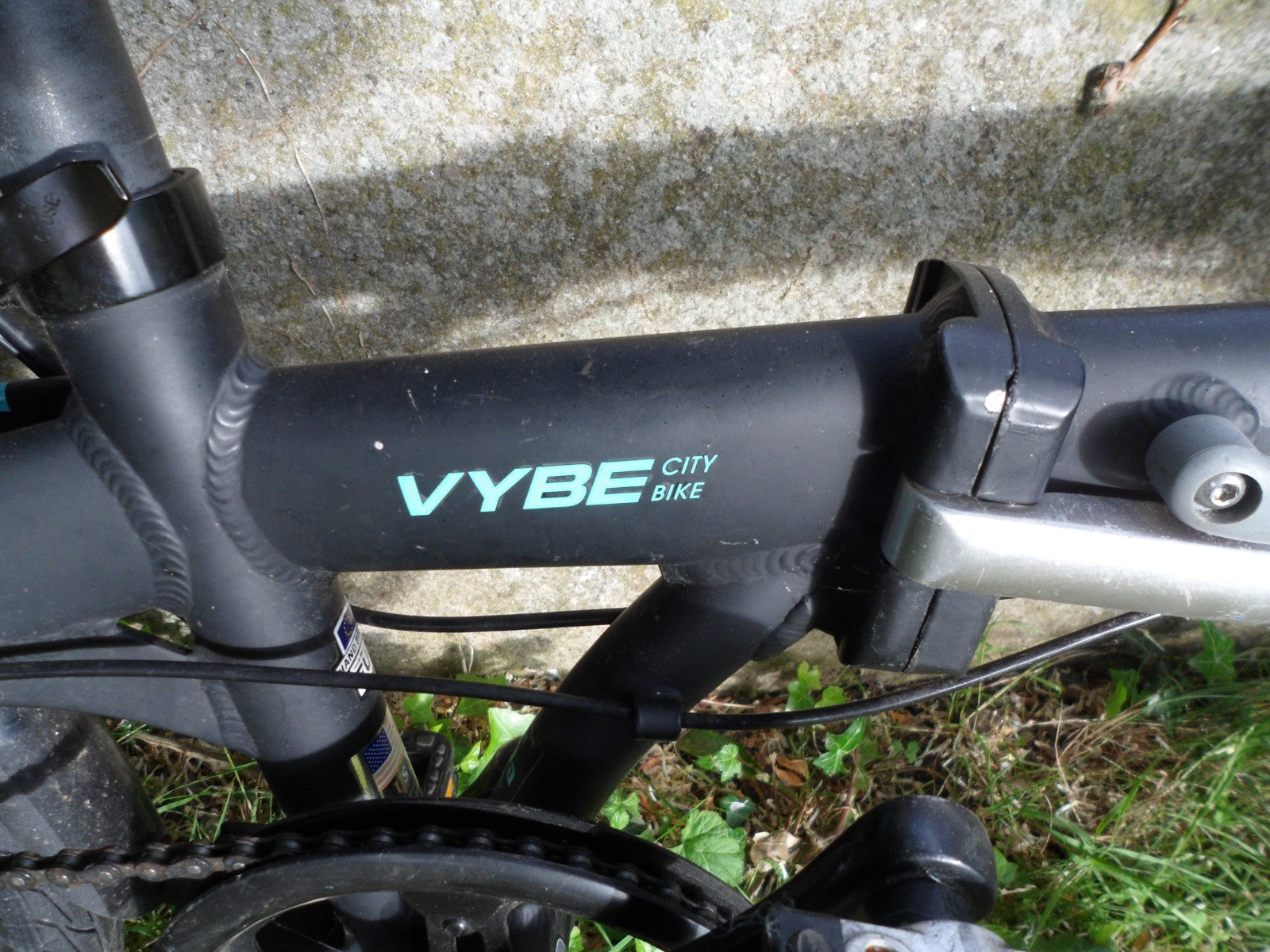 Dahon Vybe 20 Inch Folding Bike ideal commuter bike with rear rack