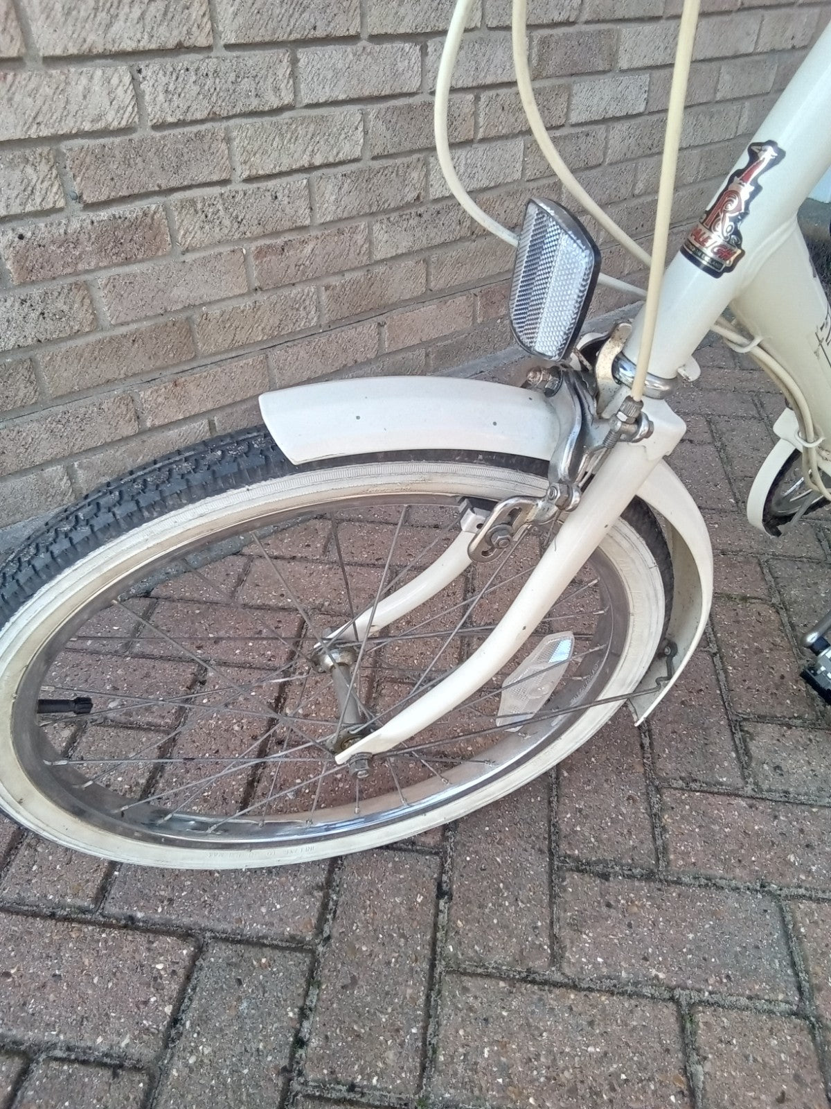 raleigh compact