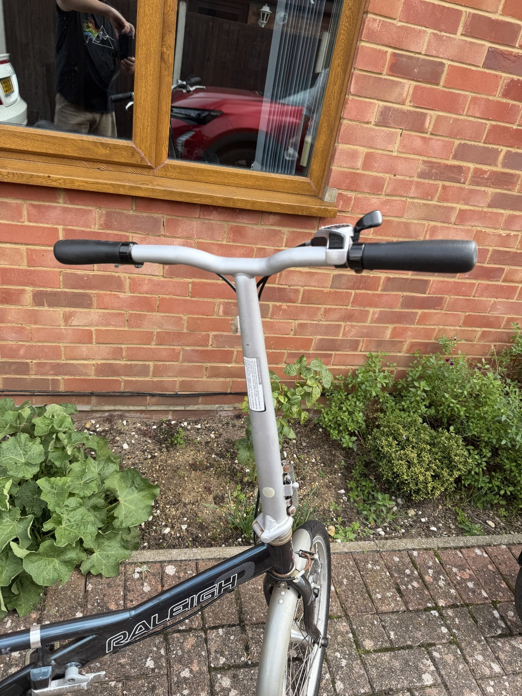 Raleigh Boardwalk Folding Bike 20" wheel