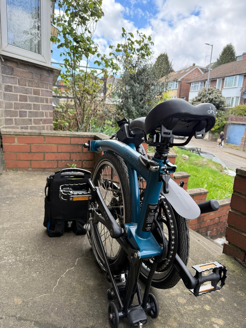 Brompton Electric C Line - 4 Speed - Mid Handlebar  Black Folding Bike RRP £2900