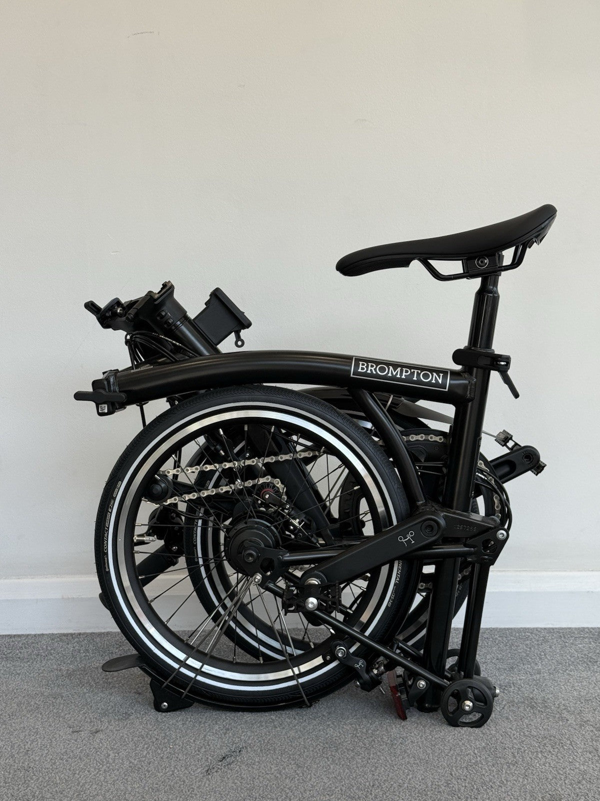 Brompton Folding Bike 12 Speed P Line Low Bar Excellent Condition Black Colour