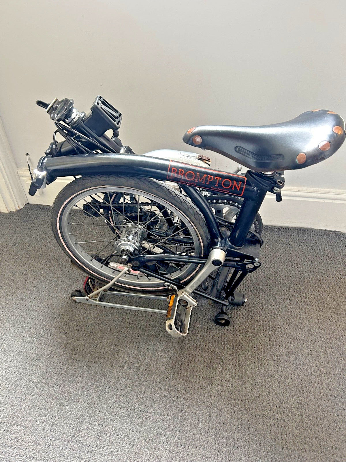 Brompton M3L Folding Bike 3-Speed, Black.