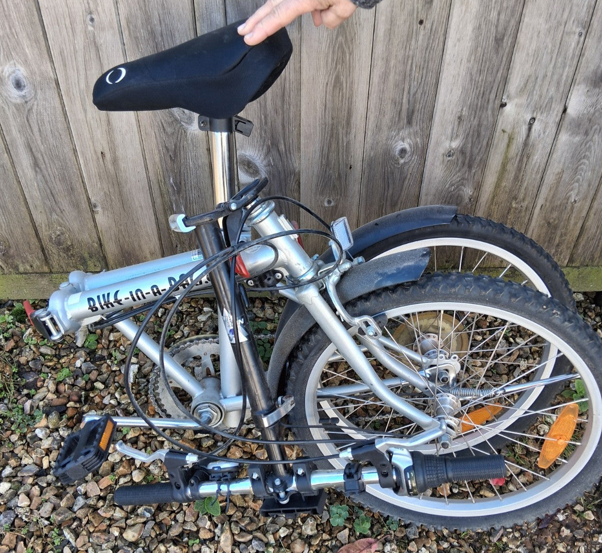 BIKE-IN-A-BAG fold up bike with carry bag,20" wheels, 5 gears. VGC