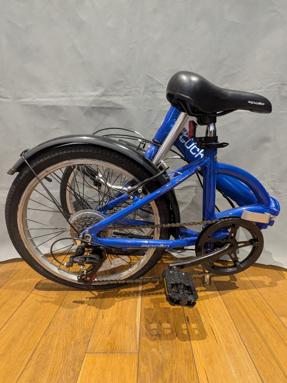 Lightweight Apollo Tuck Folding Bike - 20 in wheels - Blue - New