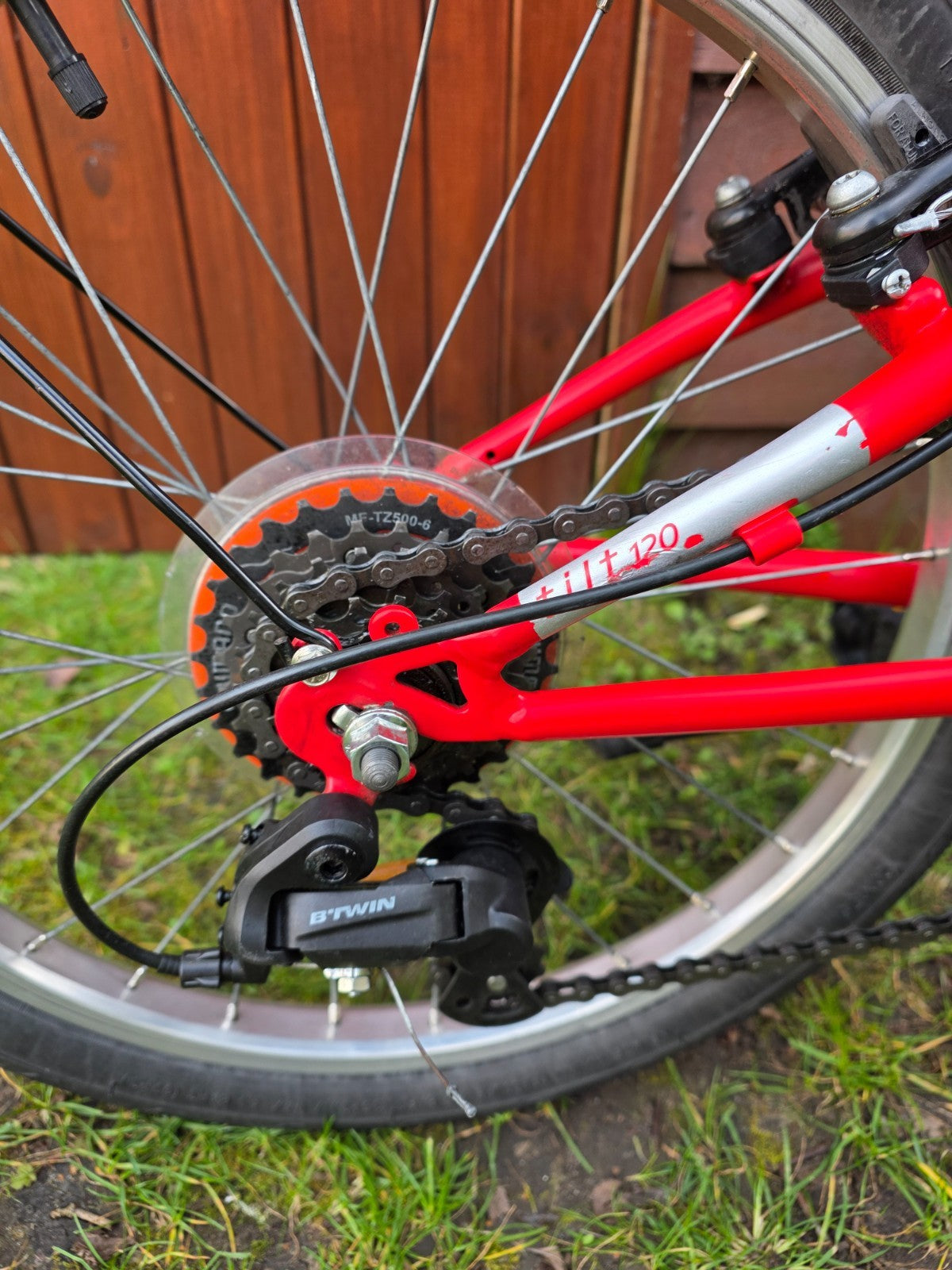 Btwin pre-owned folding bike, red, in very good conditions + bonus (sturdy bag)