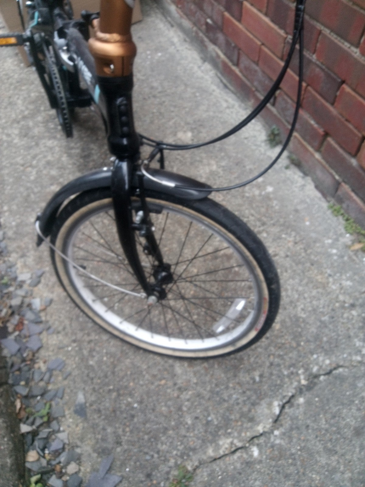 Dahon Vybe 20 Inch Folding Bike ideal commuter bike, barely used