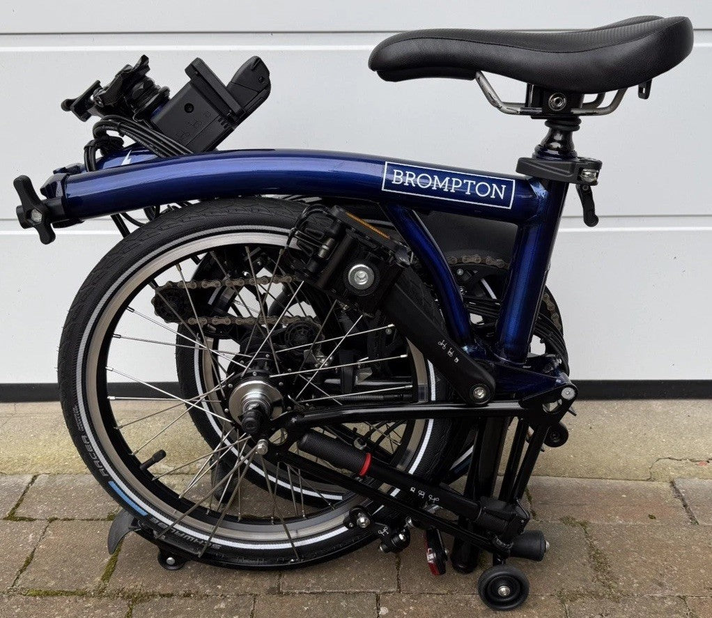 Brompton - C Line E-Folding Bike - M6L -Bolt Blue Lacquer - Near Mint Condition