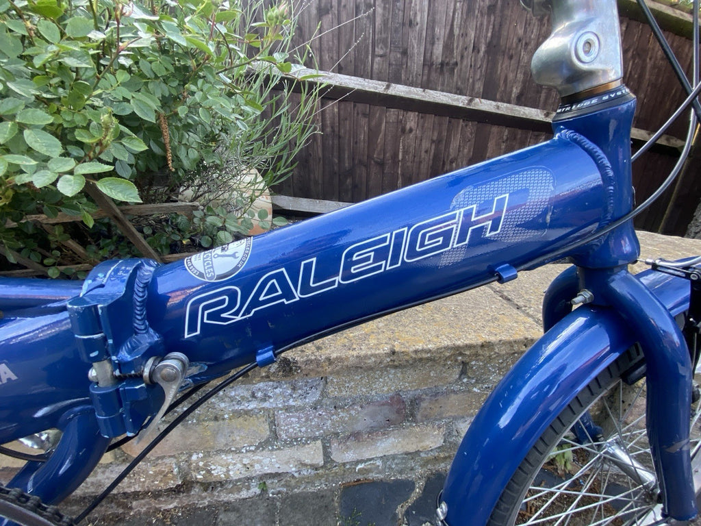 Raleigh Caldera AirLite Folding Bike 20”wheels 6 Gears Rear Rack, Kickstand &Bag