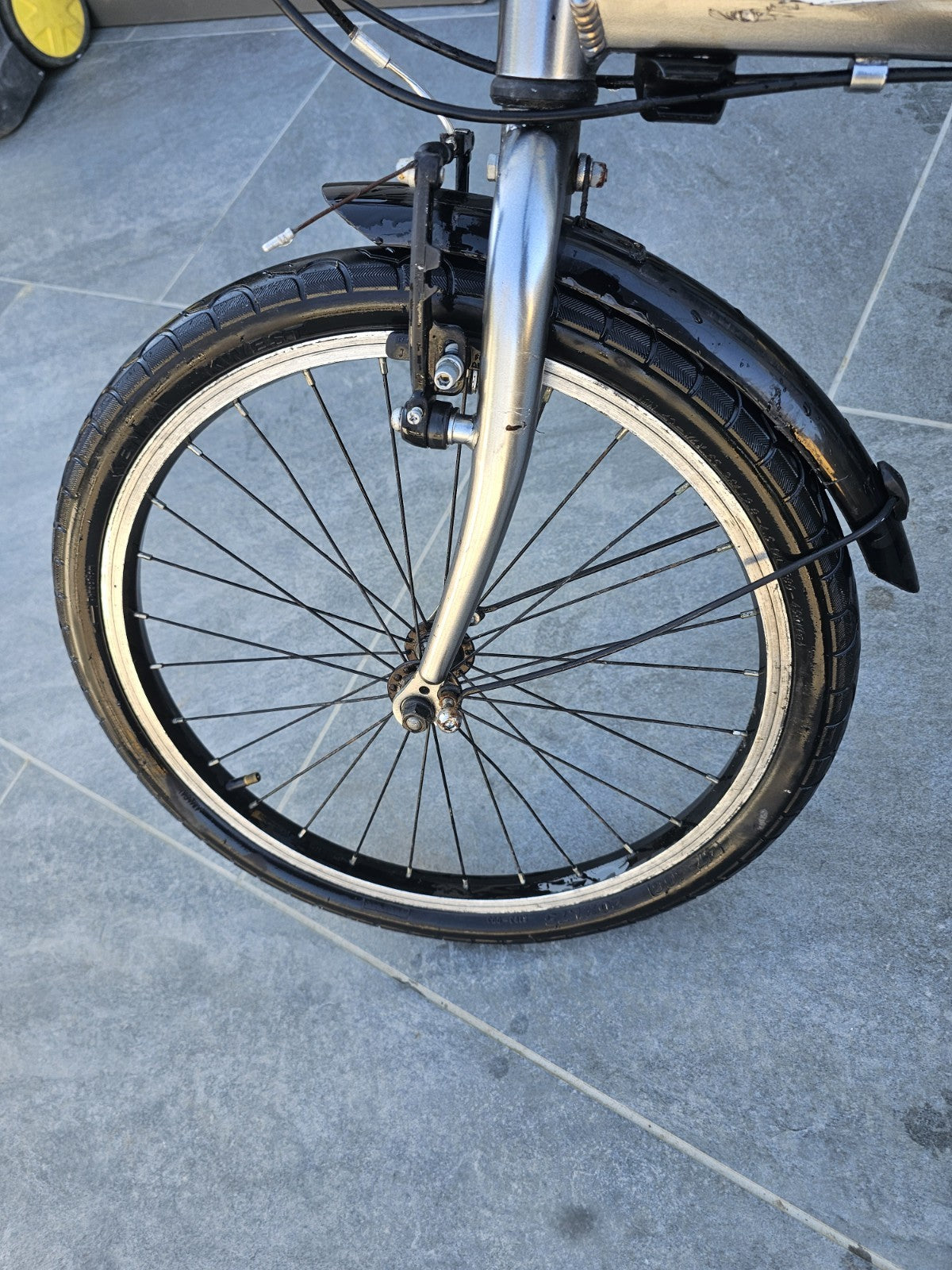 Btwin Hoptown  20 Inch Folding Bike city road bicycle