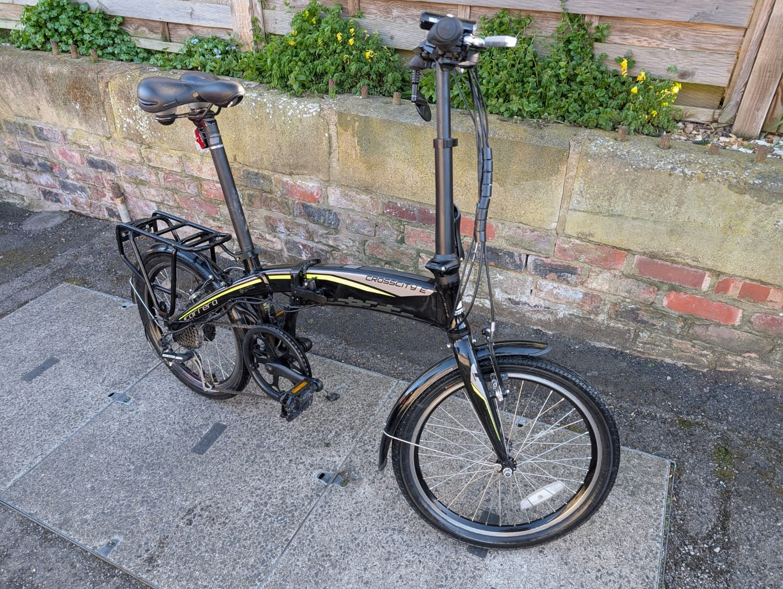 Carrera Crosscity Folding Bike – NEW Battery – Includes Panniers & Lights