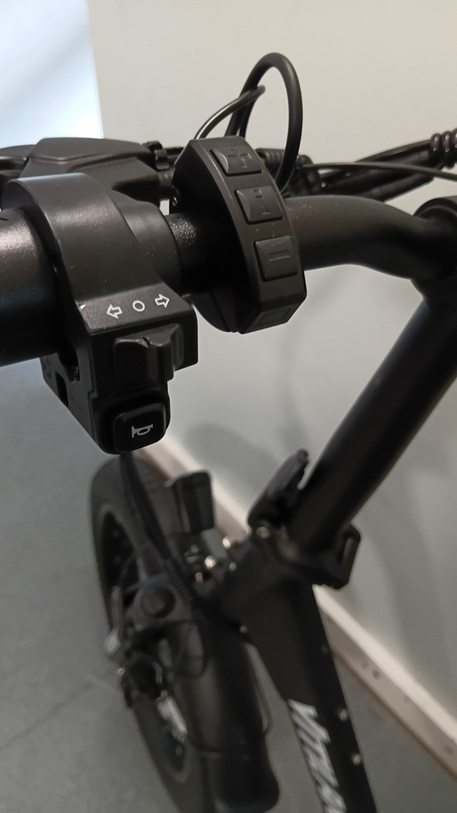 Vitilan U3 battery powered, folding bike