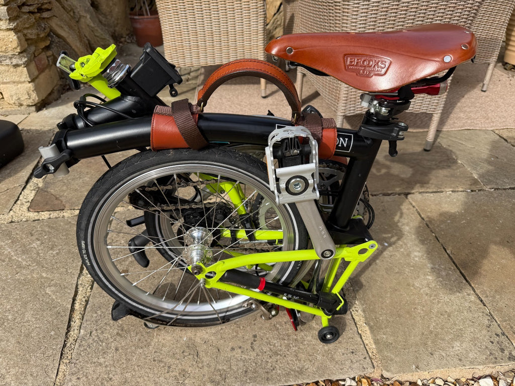 Brompton Bike 2-speed - Green & Black, Brookes saddle, leather accessories,