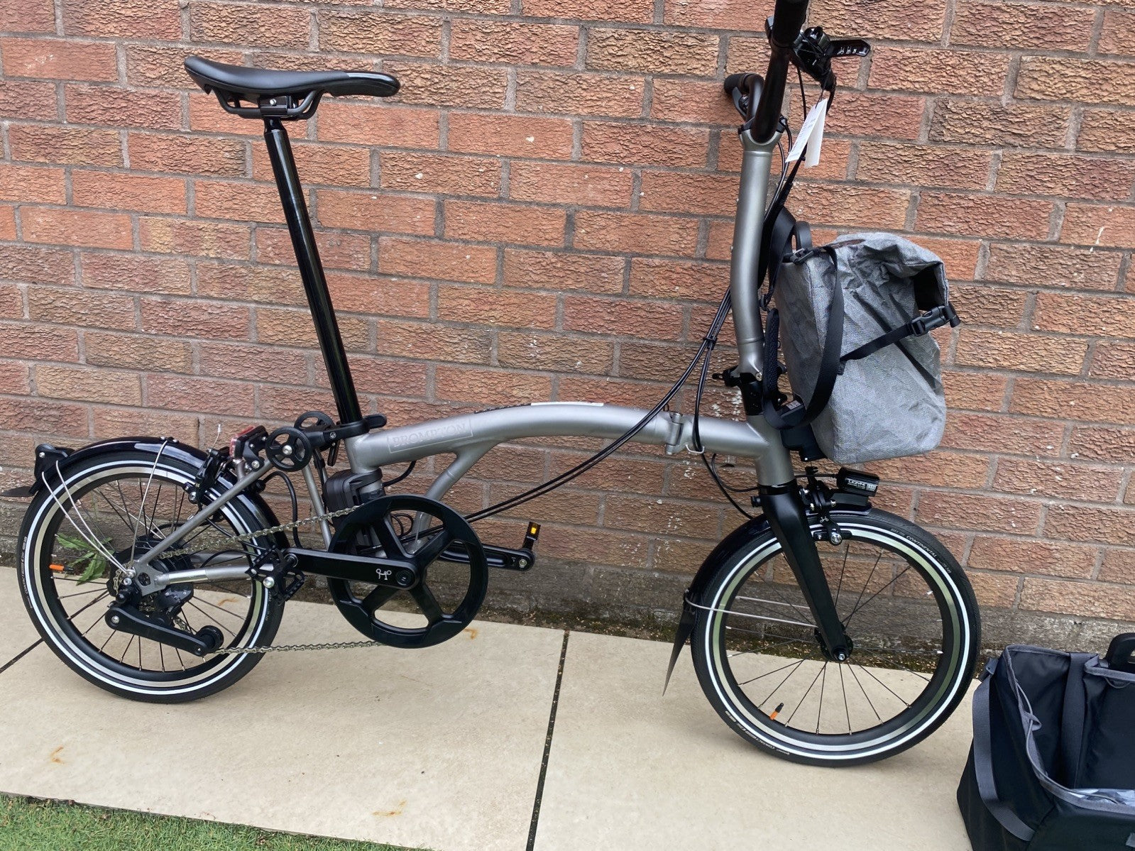 Brompton T Line 4 Speed virtually brand-new.