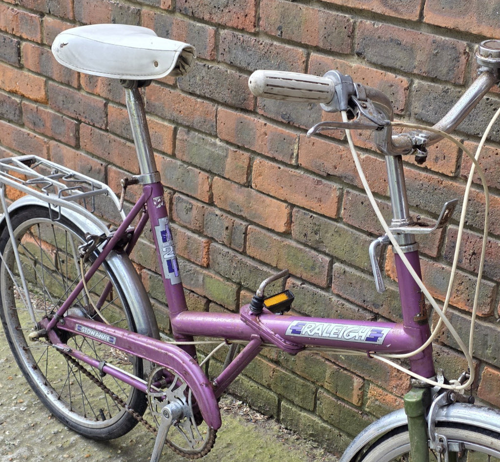 1970's VINTAGE Raleigh Stowaway FOLDING Bike (17" FRAME SIZE w/ 20" WHEELS)