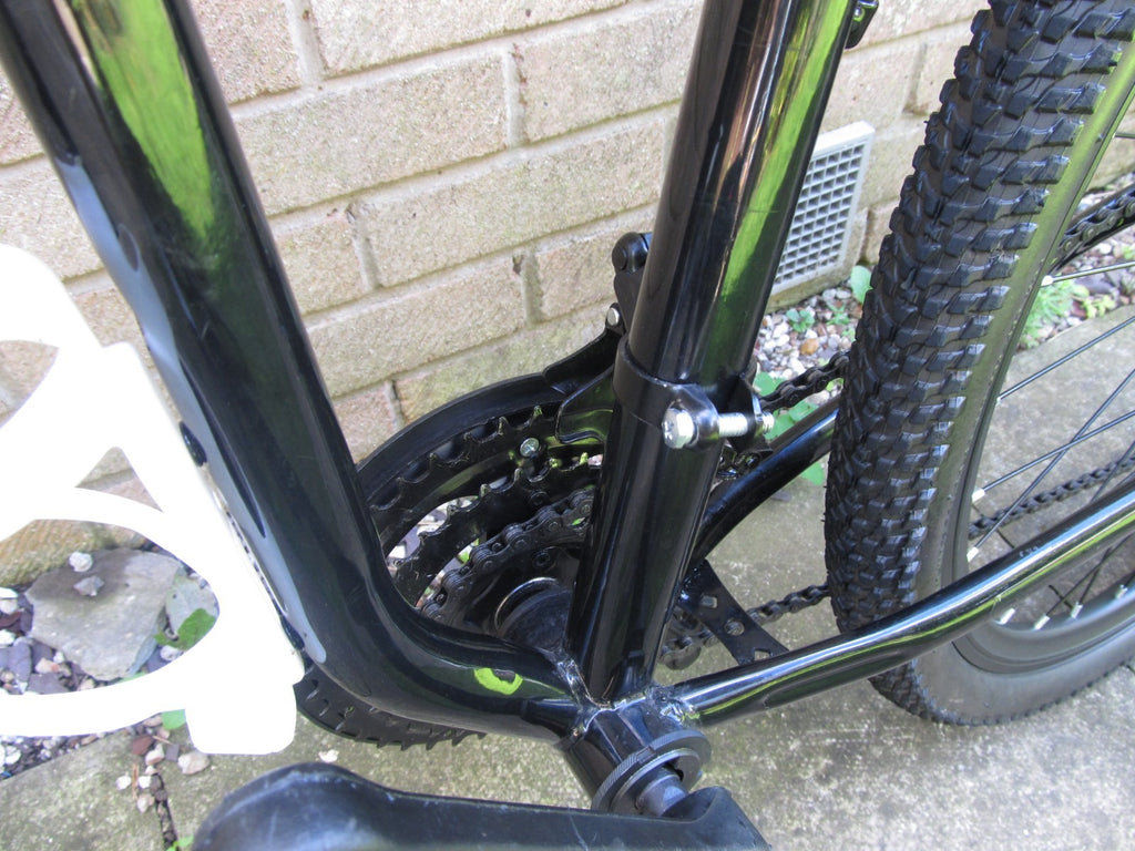 BIKE MOUNTAIN 26"  WHEELS BI FOLD UNISEX-EXCELLENT CONDITION