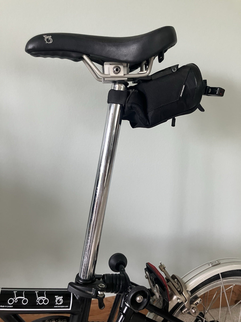 Brompton M6L 6 Speed Folding Bike Black – Only Ridden 3 Times + Ortlieb Bag