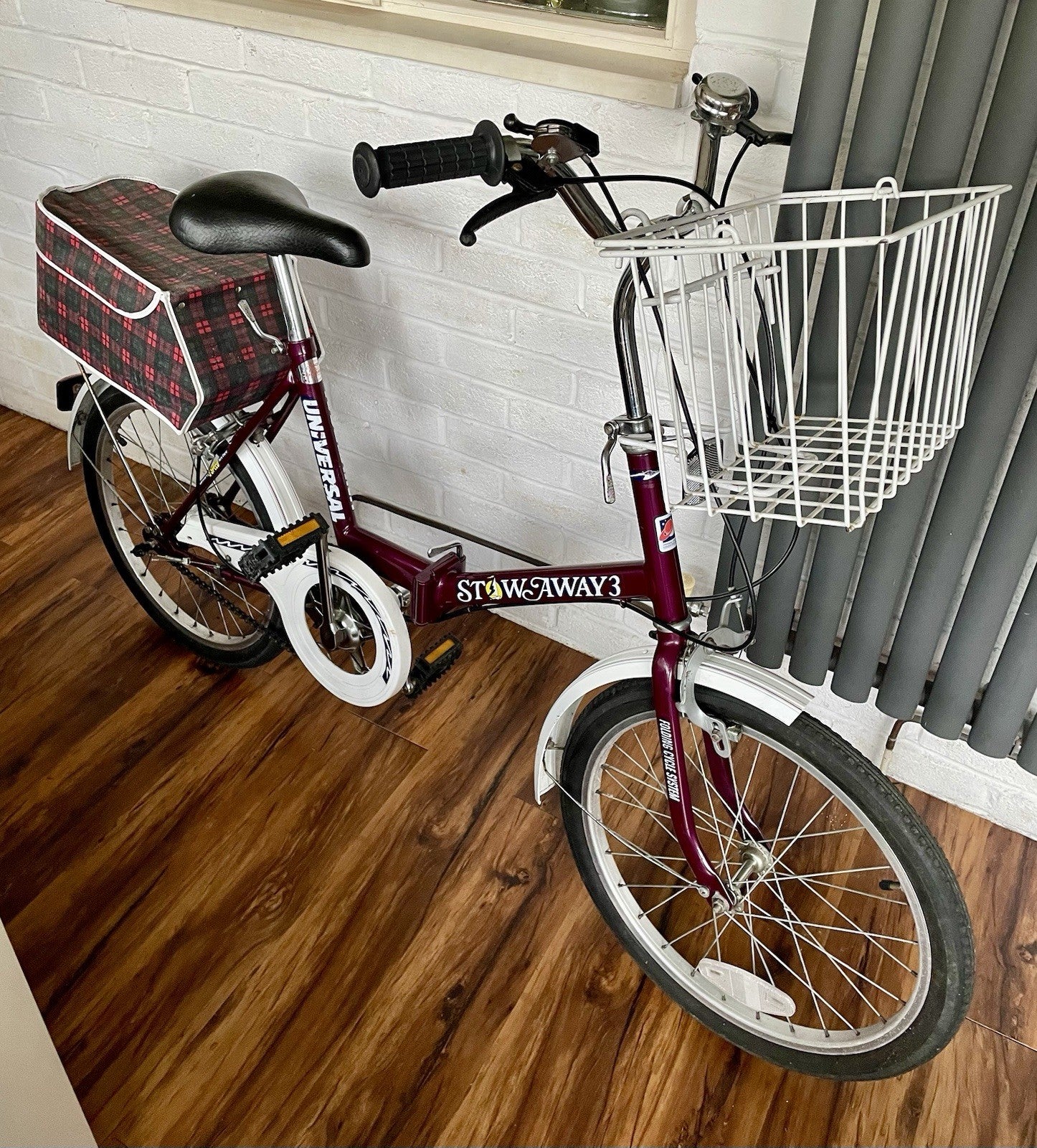 Vintage Universal Stowaway 3spd folding Shopper Bike
