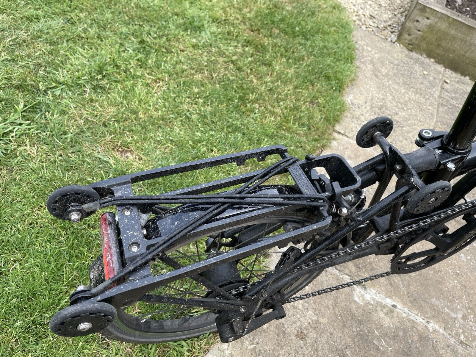 Brompton E-Folding Bike 6-Speed with Rear Rack And Large City Bag