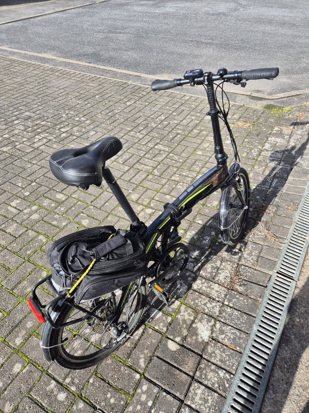 Carrera Crosscity E folding bike , 20'' wheels, black/green