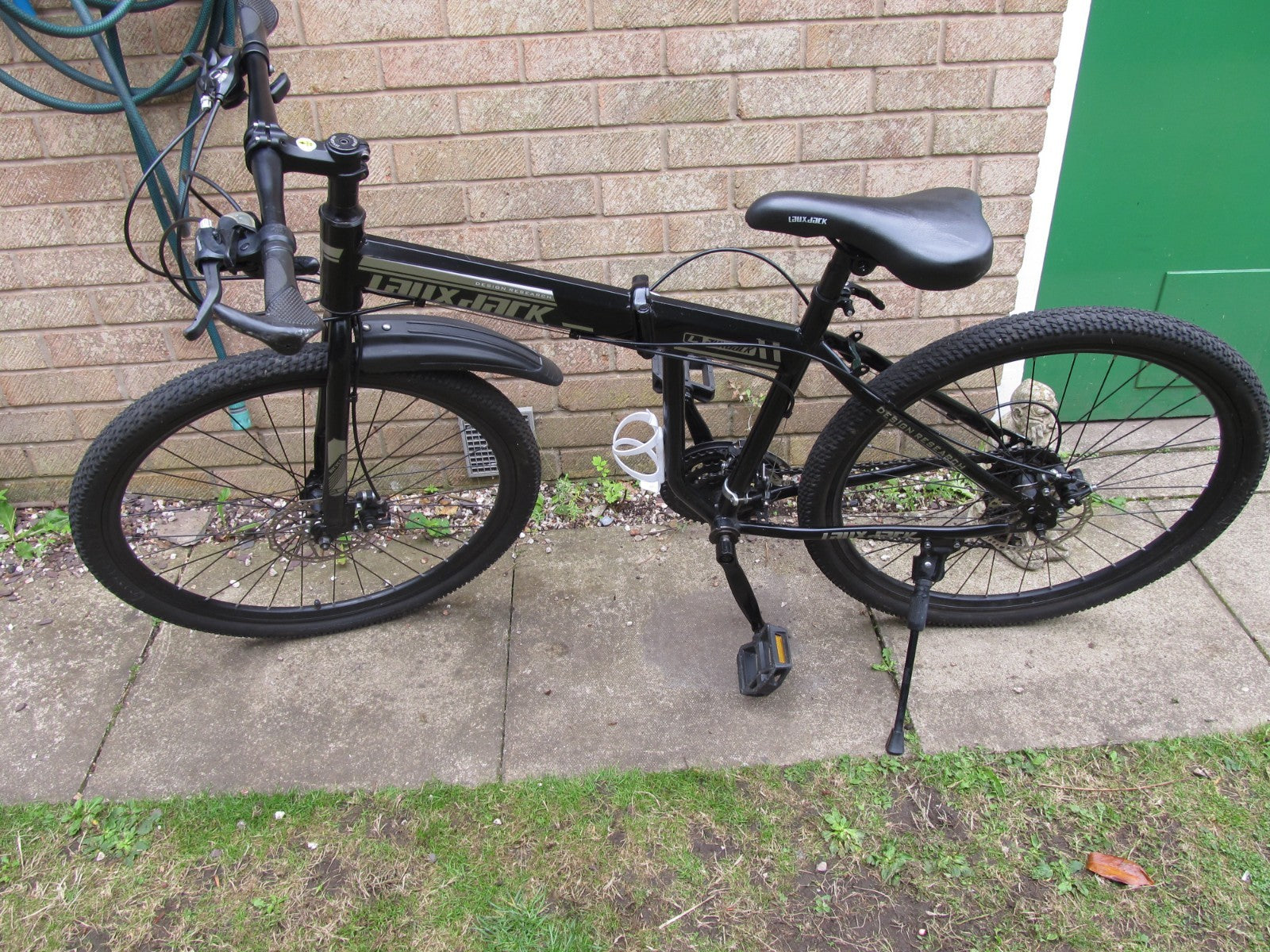 BIKE - FOLDING BIKE - 26" WHEELS, DISC BRAKES - UNISEX - EXCELLENT CONDITION