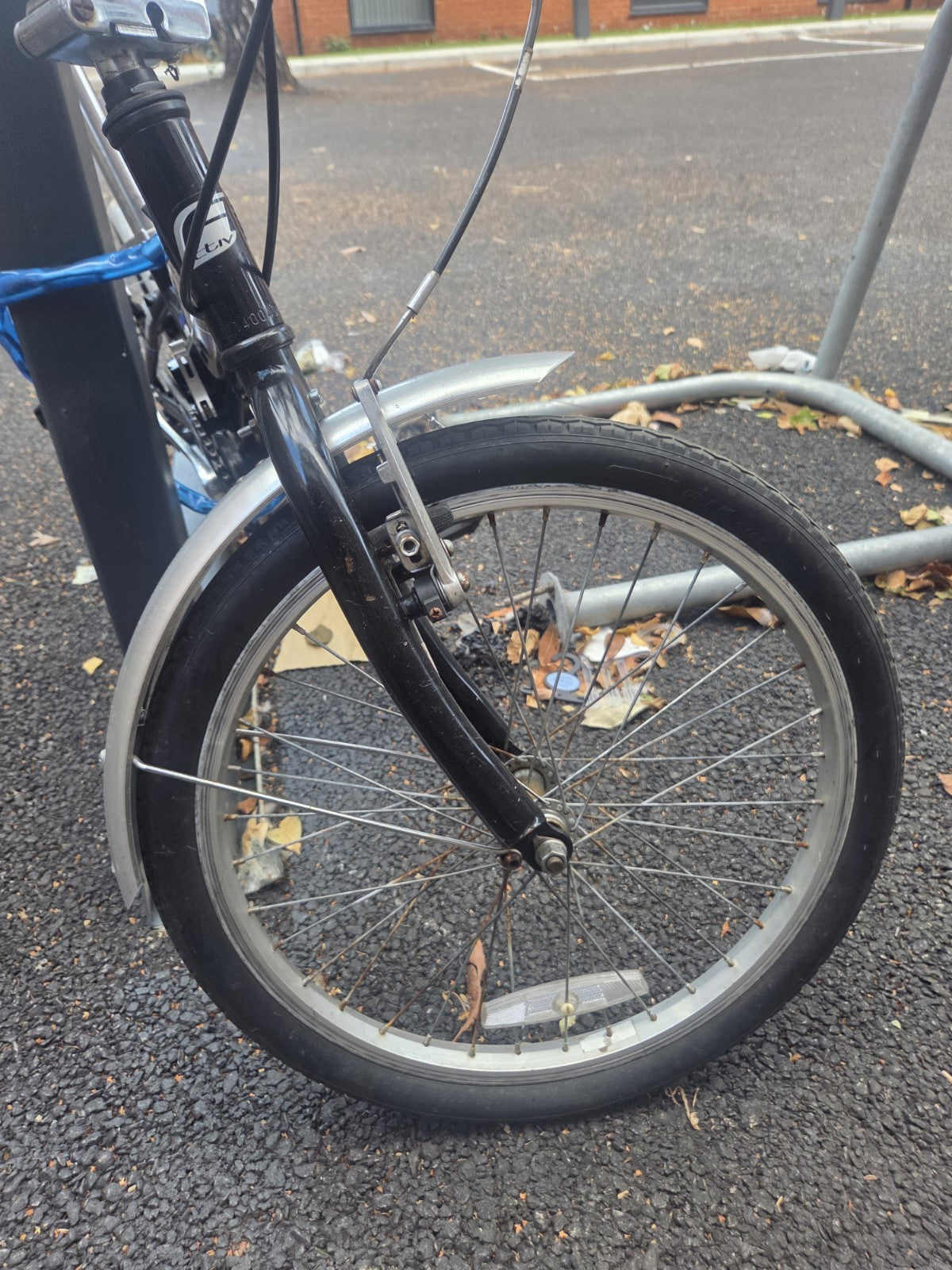 Raleigh FOLD 06 Folding Bike 20" Black/Silver, 6 Speed, Mudguards, Rear Rack