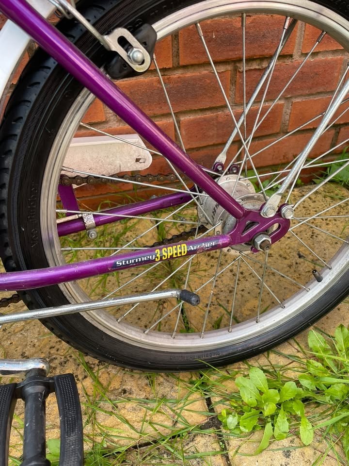 2 x Bikes for Cheap Sale (Universal Stowaway 20' Folding) (Apollo Chaos BMX 20')