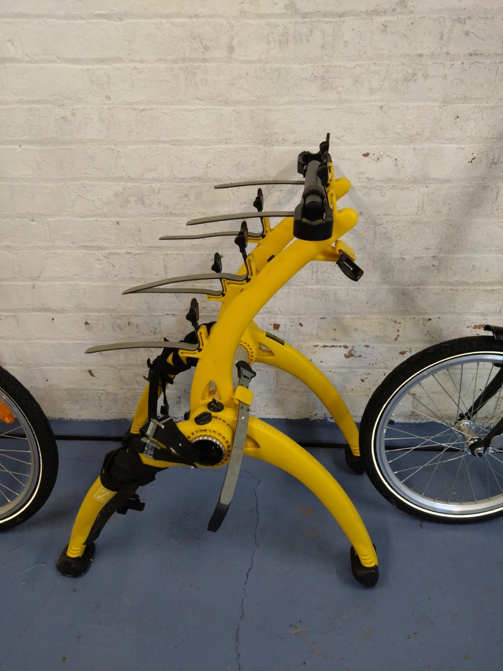 2x Moore Large Orus Folding 7 Speed Bikes + Saris Rack Bones 3-Bike Mount