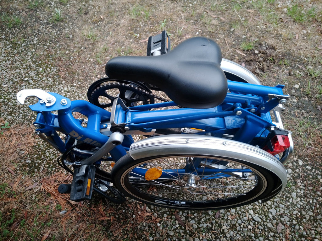 Three wheel folding bike.Di Blasi R32 Folding Tricycle. Lovely blue.High Quality