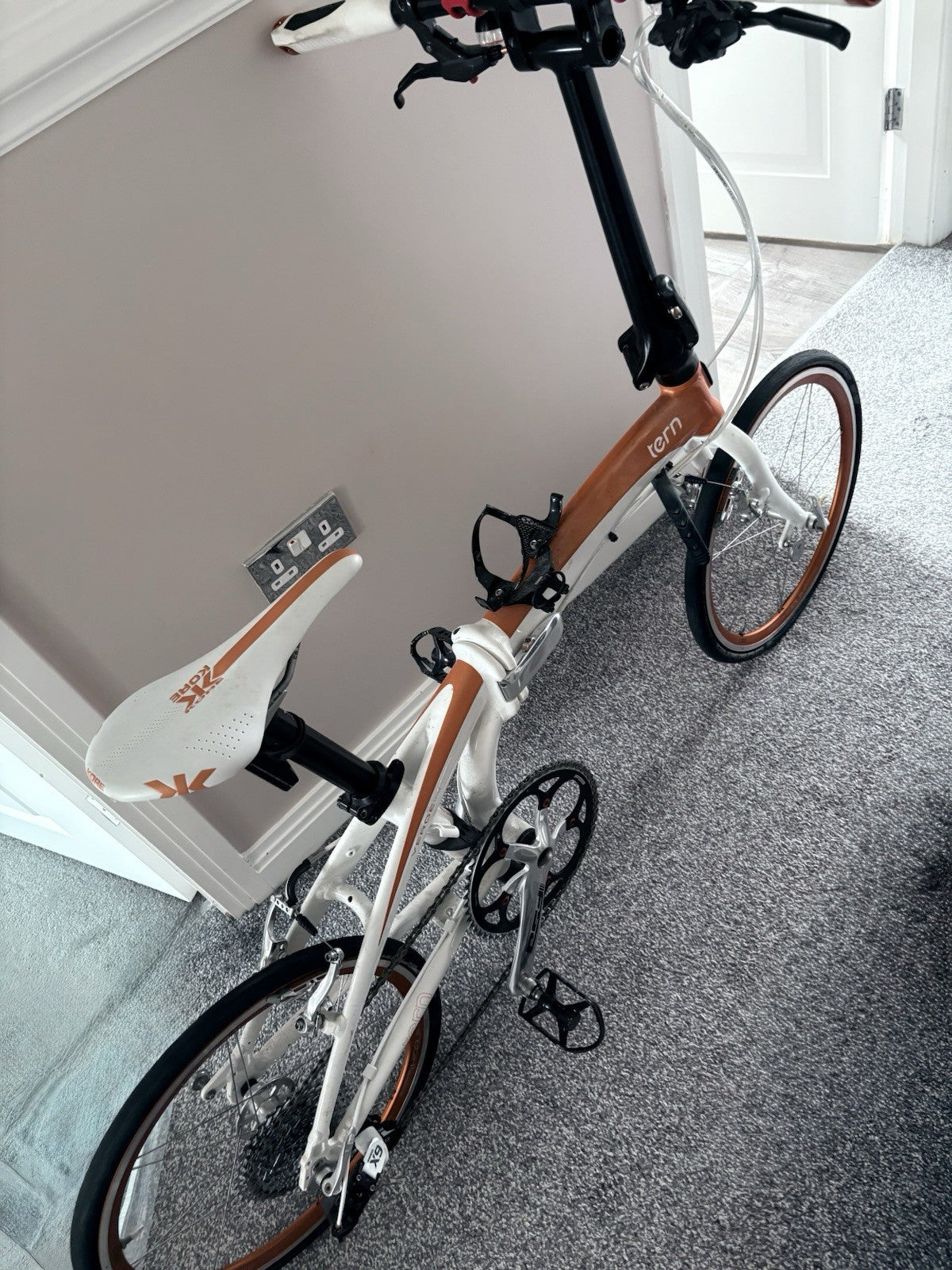 Tern Verge Folding Bike 20in Wheels Small Frame White/Orange Rim Brakes