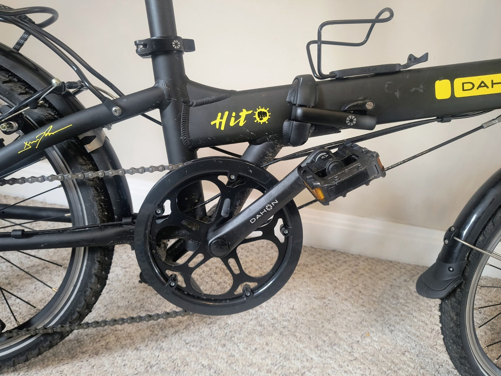 Dahon Hit Folding Bike - 20" - UPGRADED - Schwalbe 365s / Alloy Pedals /  Saddle