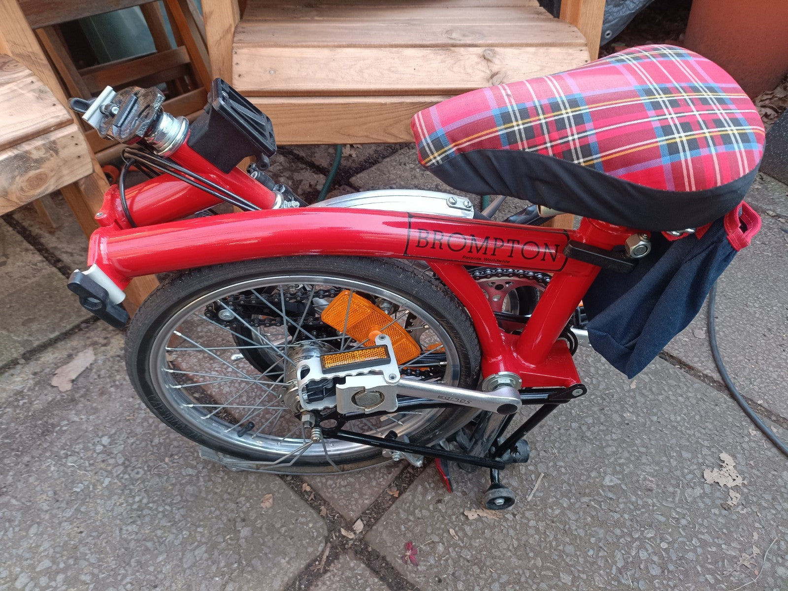 Brompton Folding Bike 3-Speed Black/Red