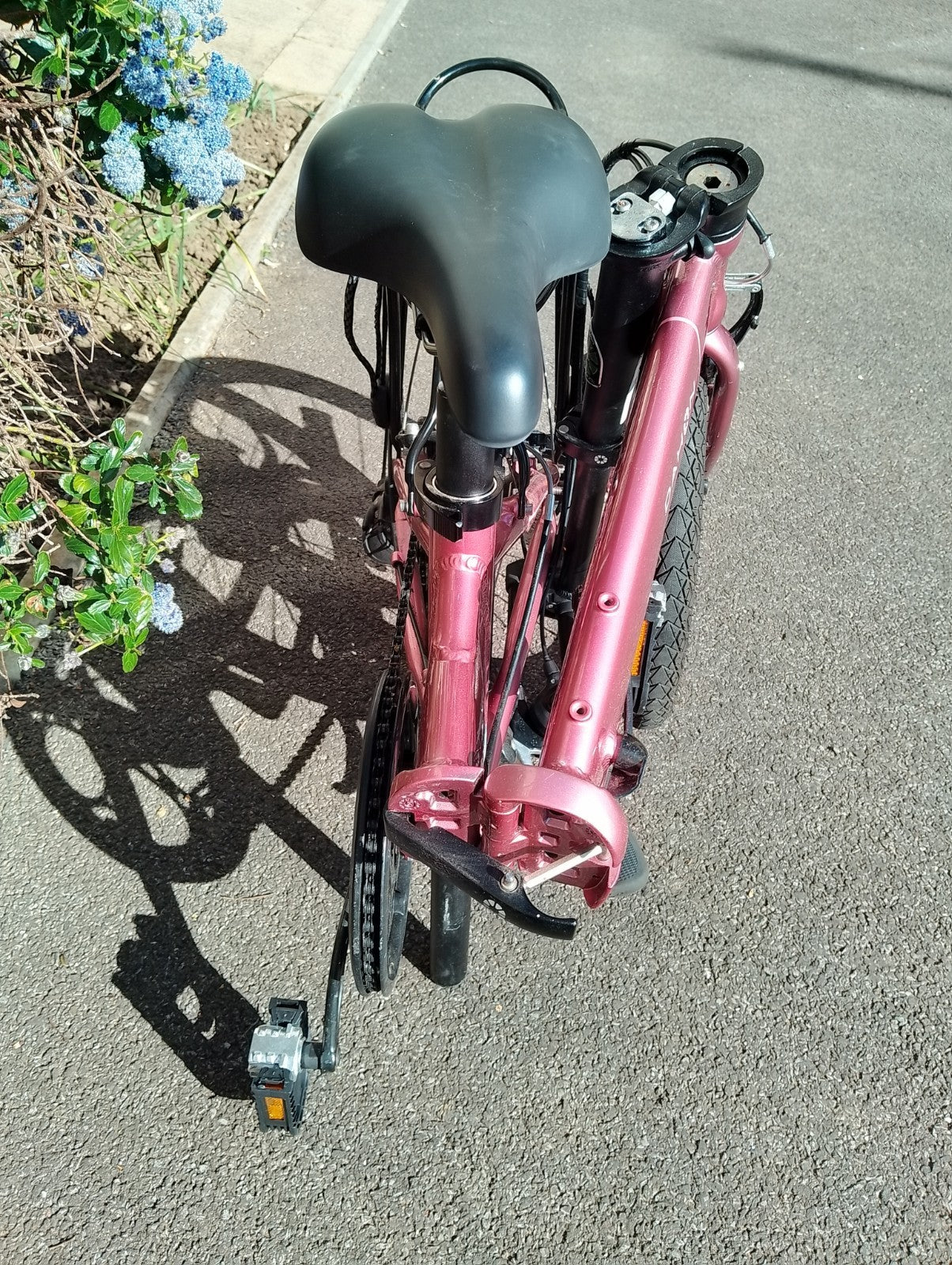 Dahon Mariner D8 Folding Bike - 20" Wheel - Pink