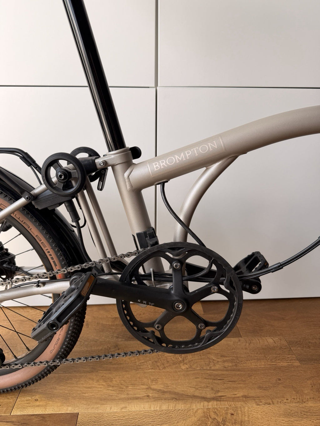 Brompton elctrc G Line, trail dust white, 4 speed, Medium, pristine condition