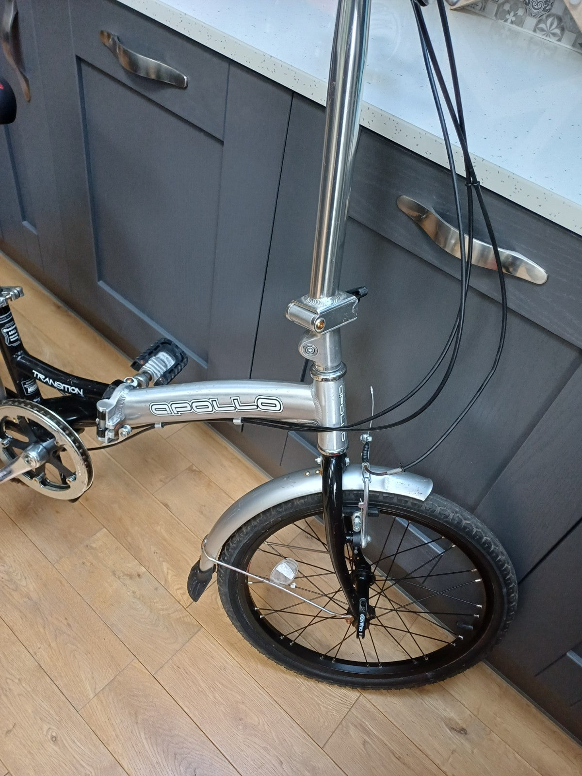 Apollo Transition Folding Bike 6 Speed Shimano Gear 20” Wheels Aluminium