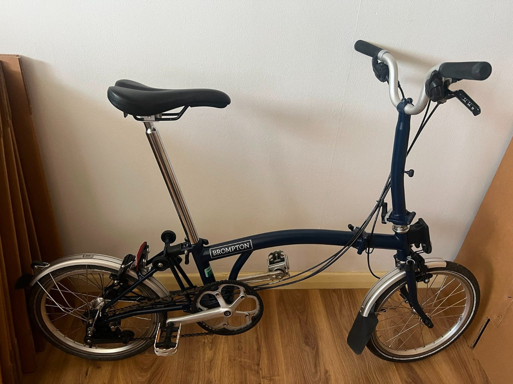 Brompton C Line M6L (6 Speed) folding bicycle - Navy BLUE (Excellent CONDITION)