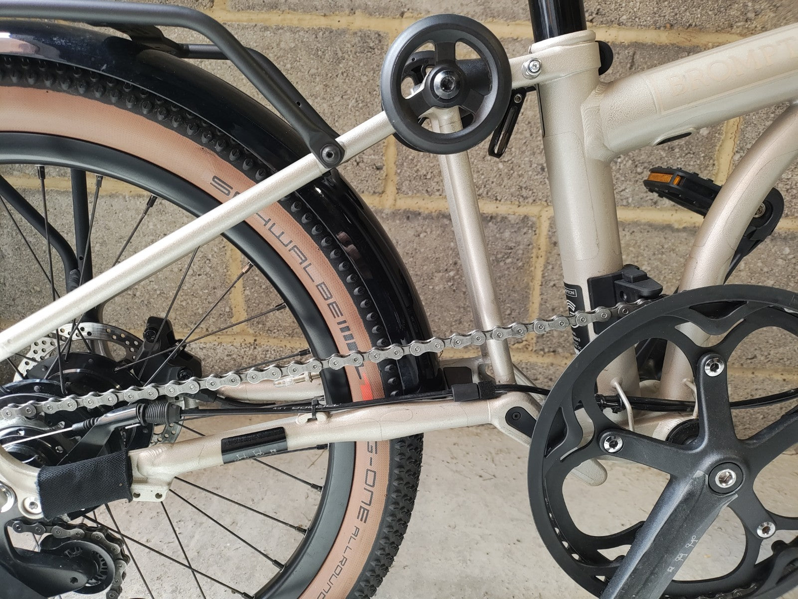 Brompton G Line LARGE- BARELY USED-UPGRADES- BOXED- INVISFRAMED