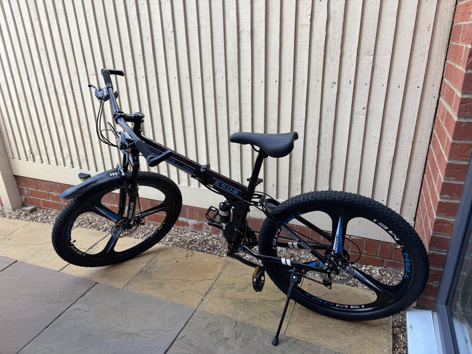 Folding Mountain Bike 27.5 Wheel and 21 Speed Gears Disc Brakes