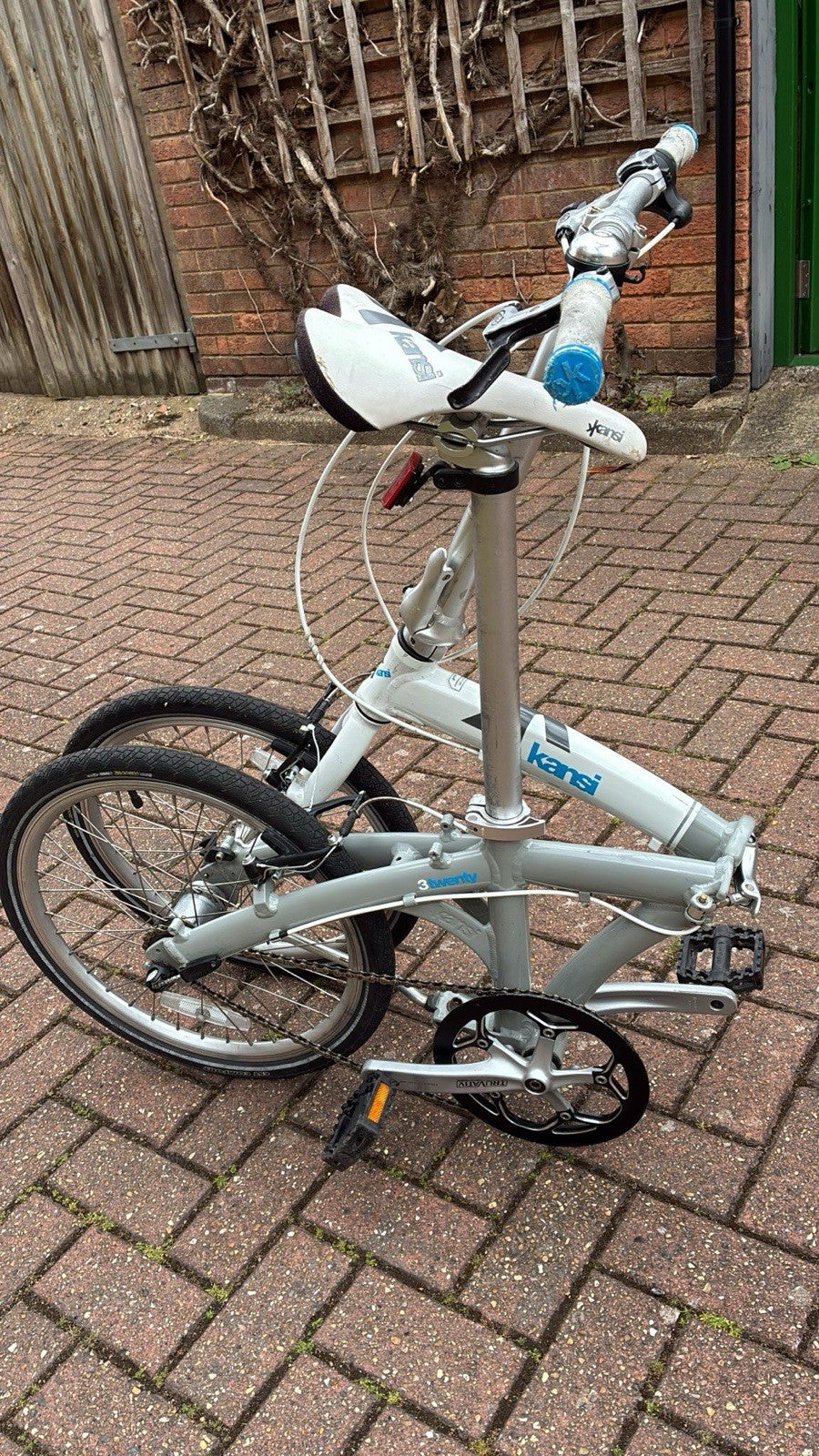 Kansi 9Twenty Folding Bike 20" 3-Speed White/Grey — Excellent Condition
