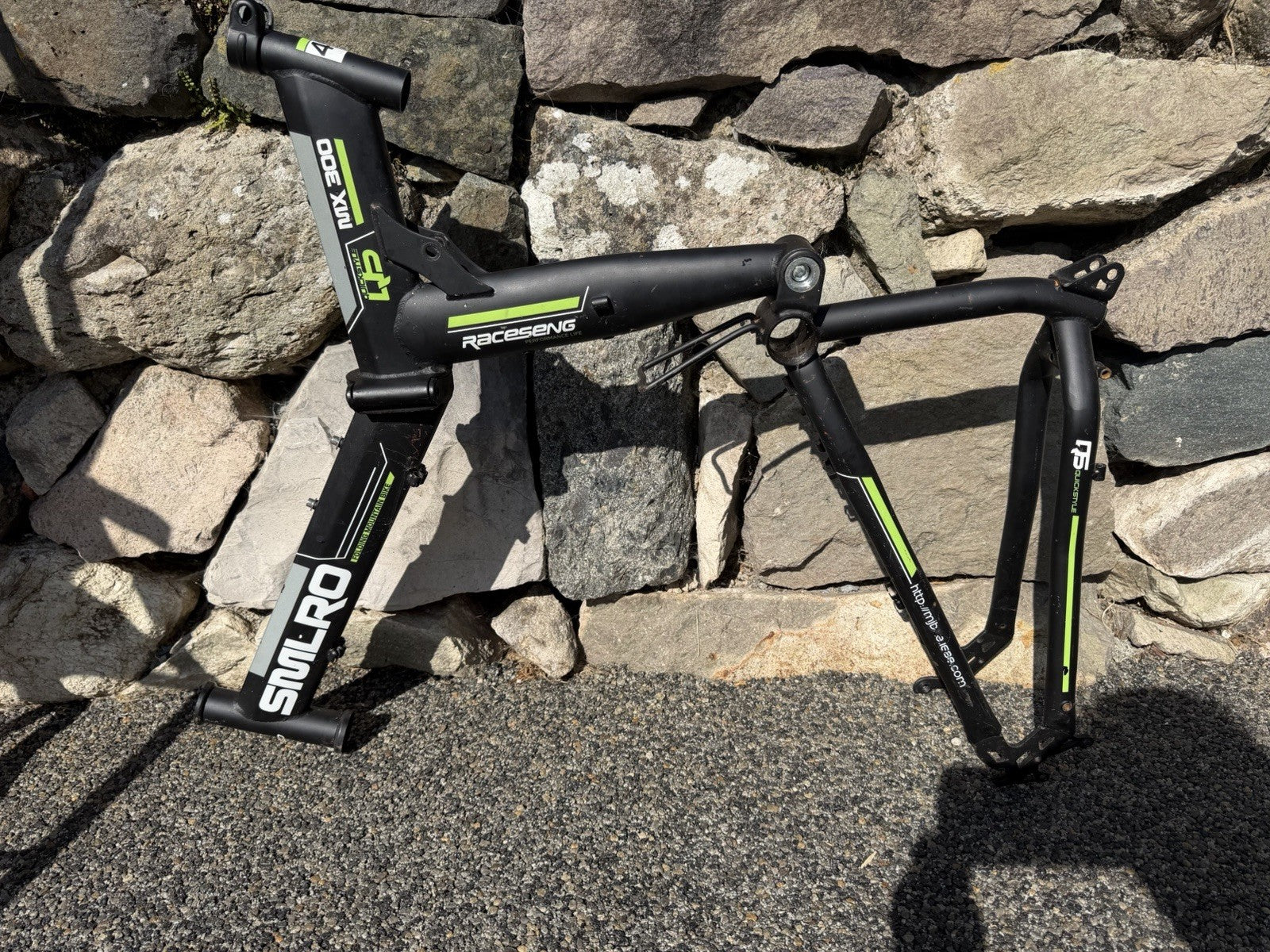 SMRLO Mountain Bike Frame Black Green Raceseng  Quickstyle MX300