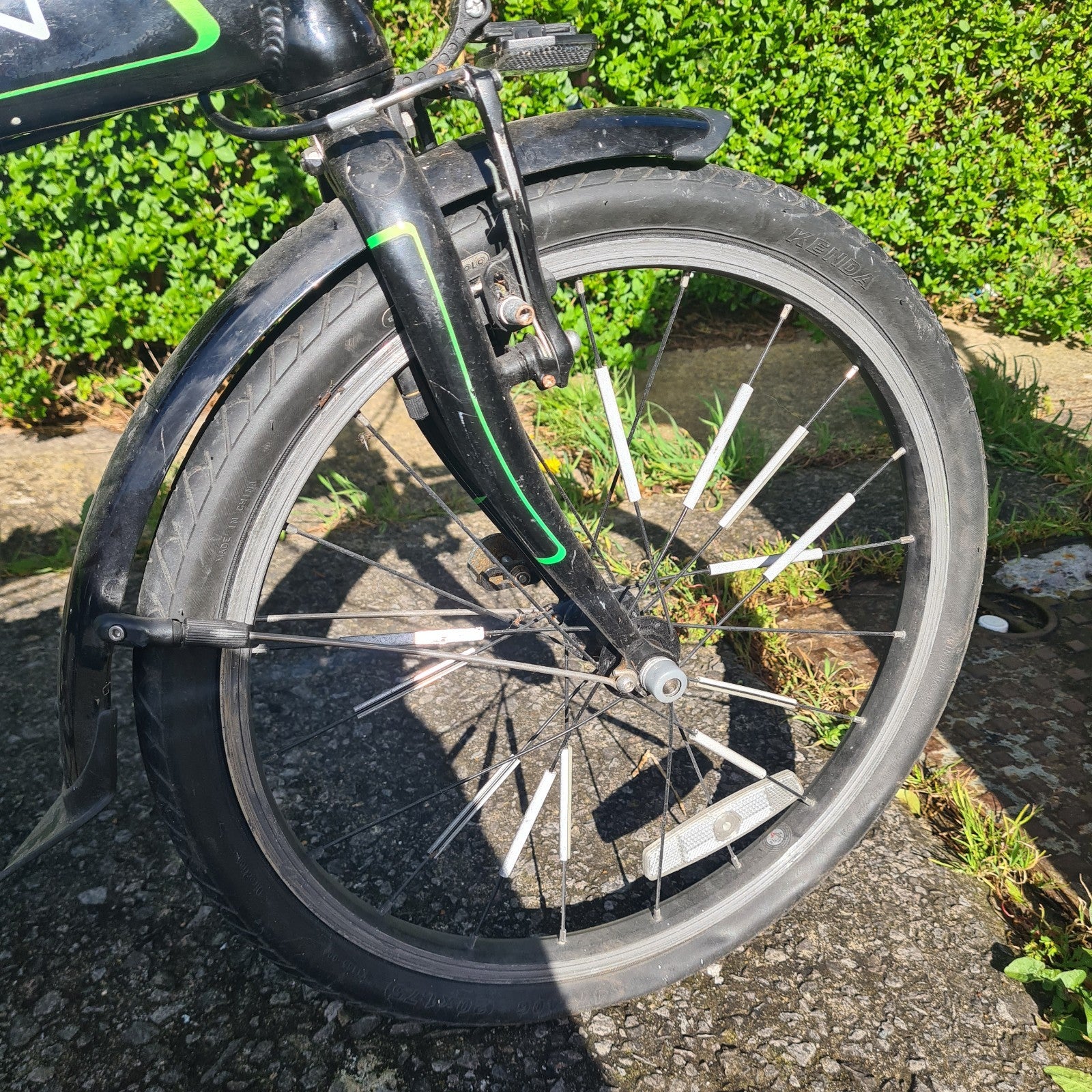 Dahon Vitesse D8 Folding Bike - Black/Green - Project/Spares or Repair