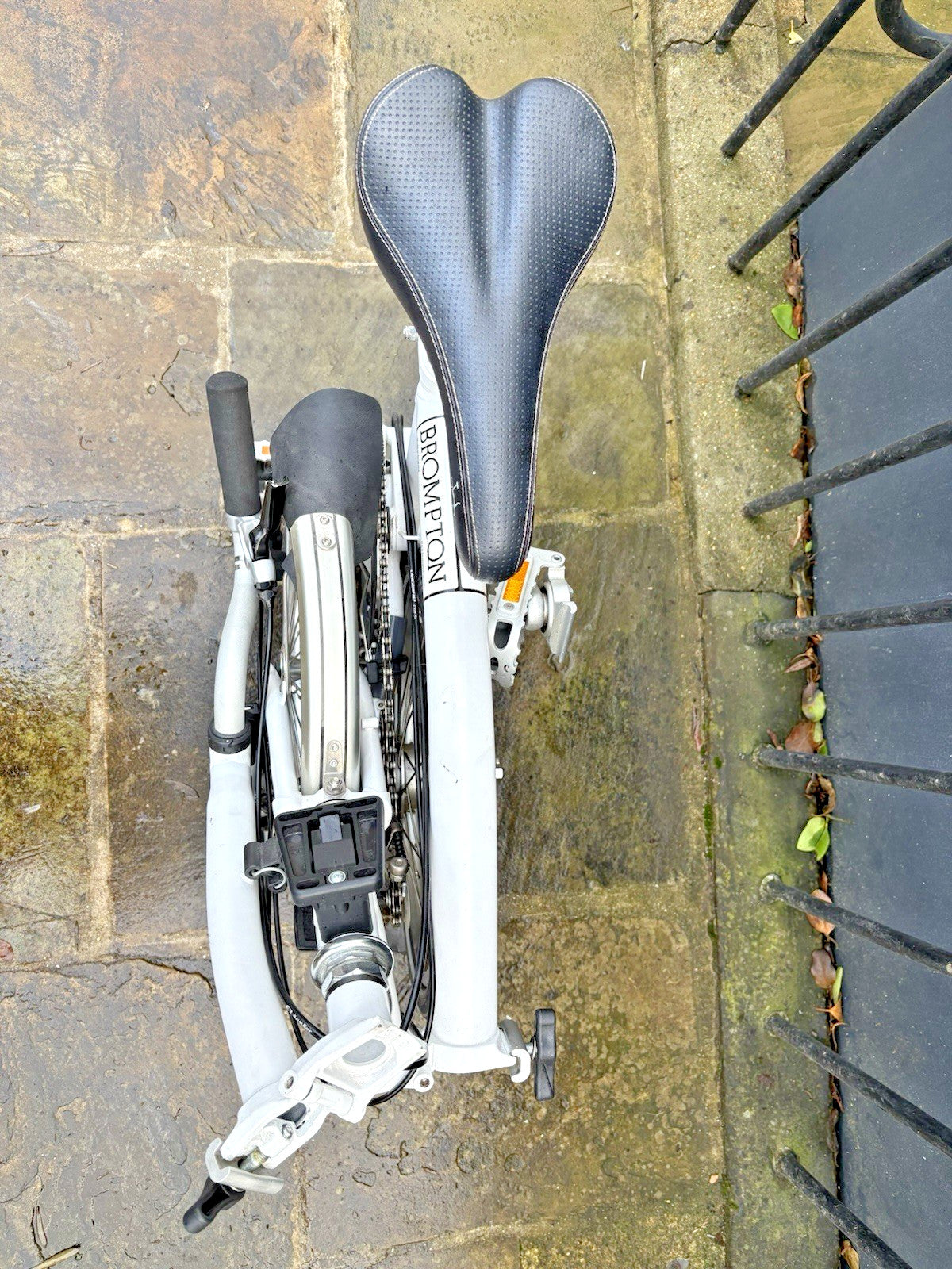 Brompton H3L 2013 White H Bars 3-Speed + ABUS Granit 53 Quad Lock Pumps Bag