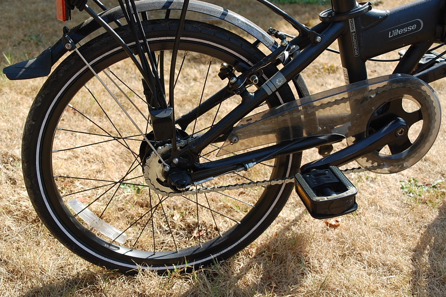 Dahon Vitesse lightweight Aluminium folding bicycle - 5 speed + accessories.